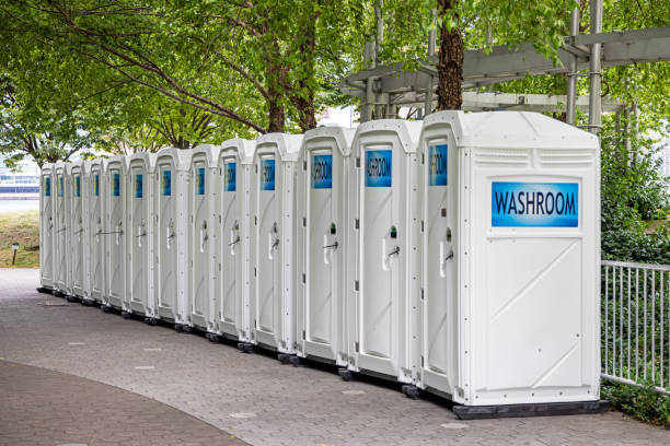 Best Construction site porta potty rental  in Abilene, KS